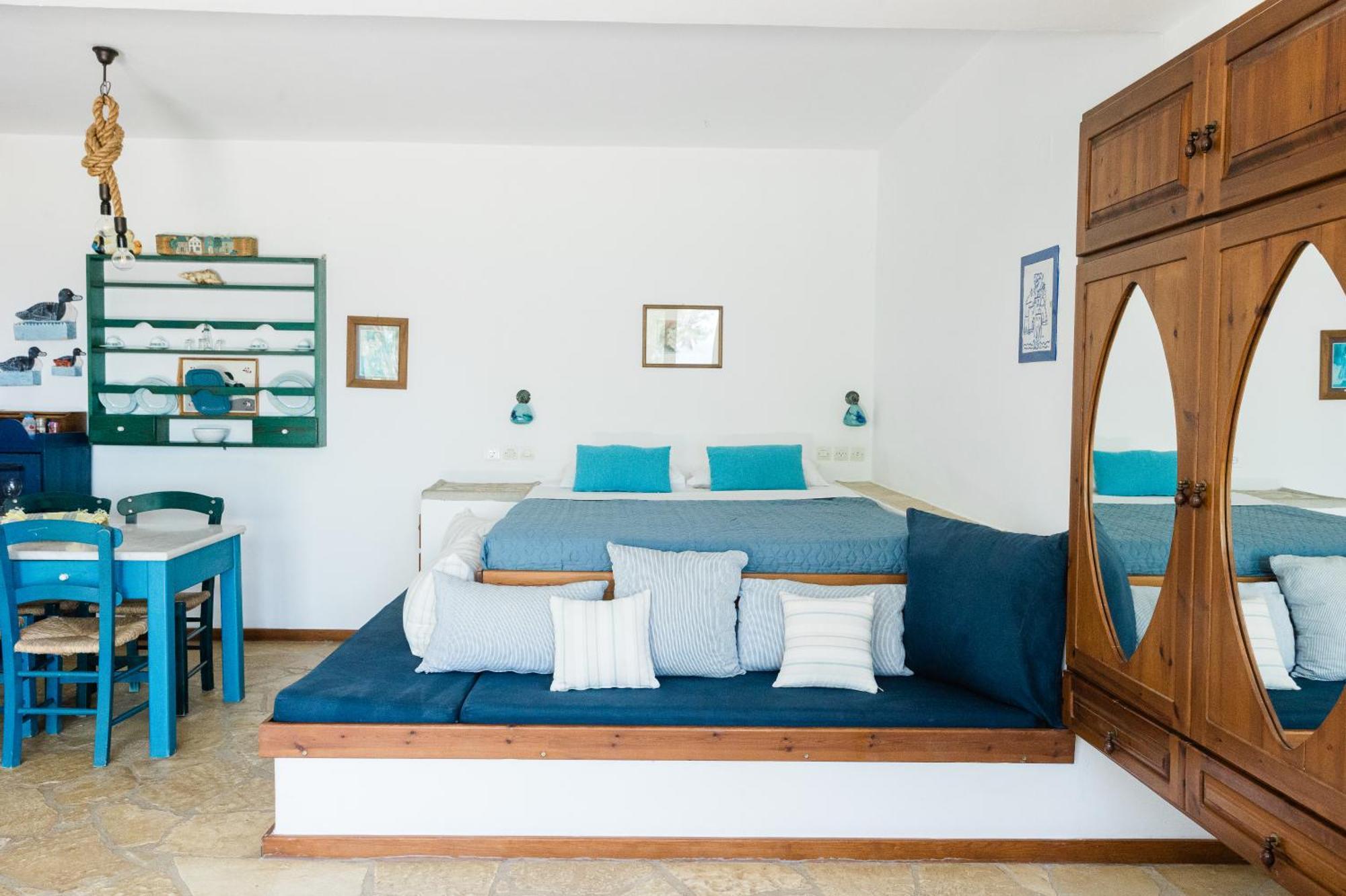 Aparthotel Iliatoras à Agia Pelagia  Extérieur photo