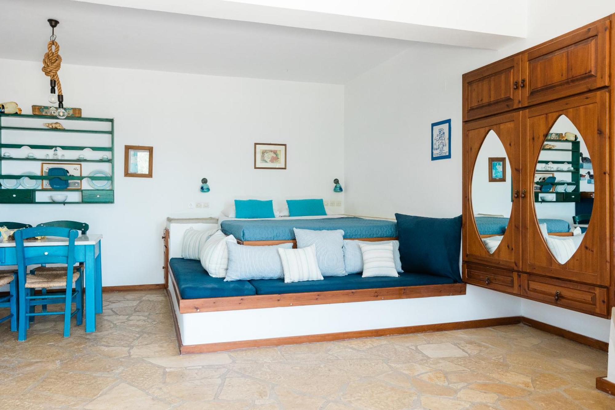 Aparthotel Iliatoras à Agia Pelagia  Extérieur photo