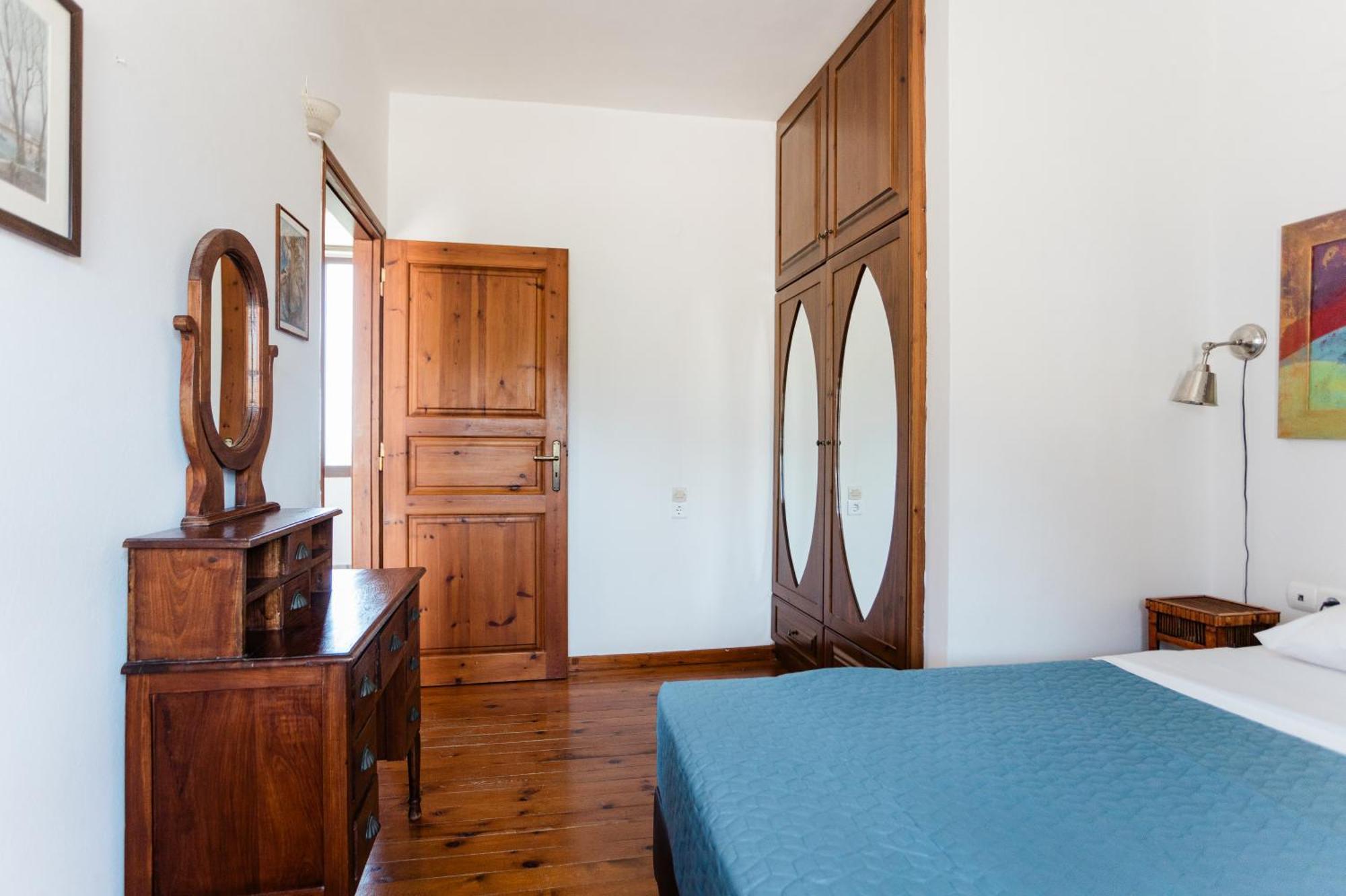 Aparthotel Iliatoras à Agia Pelagia  Extérieur photo